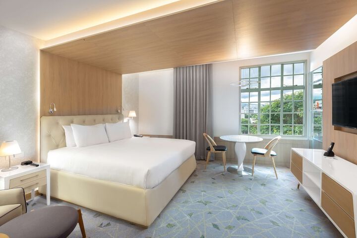Room 42 of 88