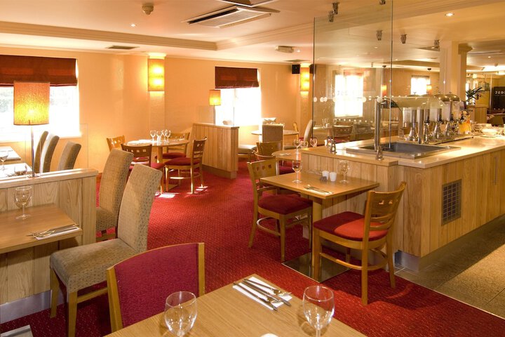 Dining 18 of 26