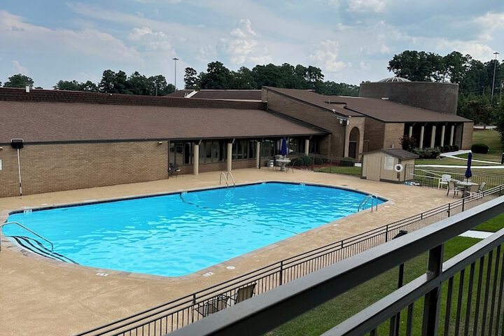 Pool 166 of 190