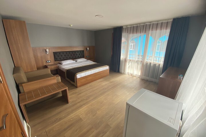 Room 34 of 59
