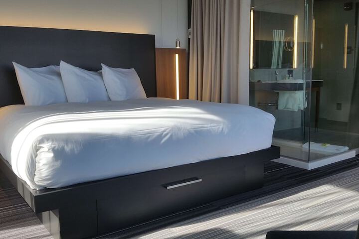 Superior King Bed (2 of 15)