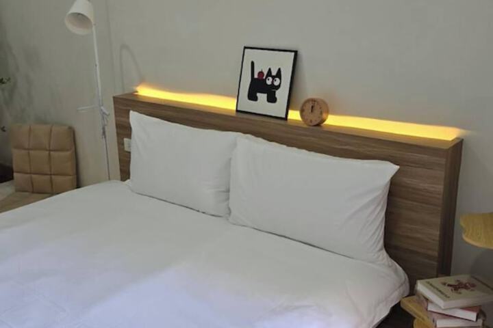 Room 13 of 26
