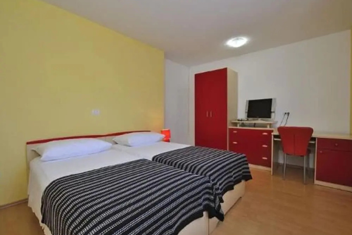 Room 3 of 19