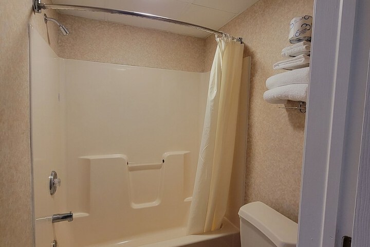 Room 21 of 34