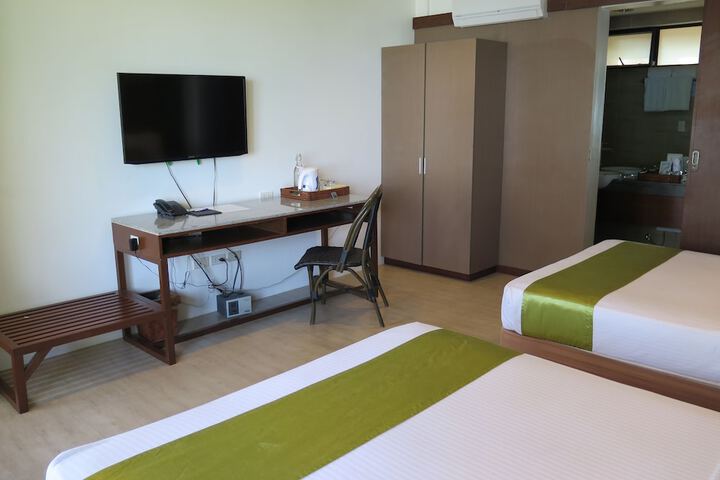 Room 14 of 36