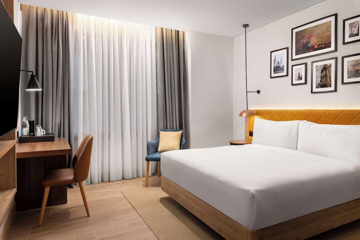 Room 21 of 62