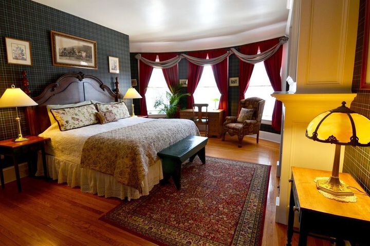 Room 27 of 155