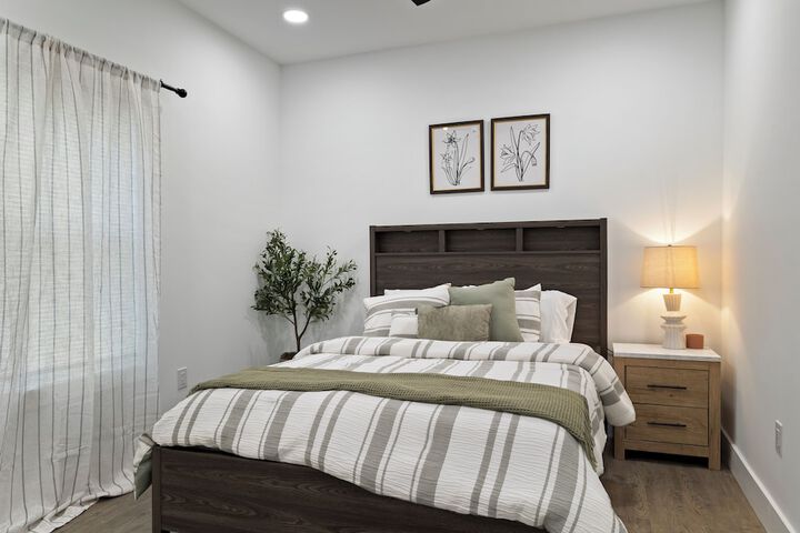 Room 4 of 18