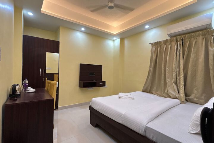 Room 15 of 32