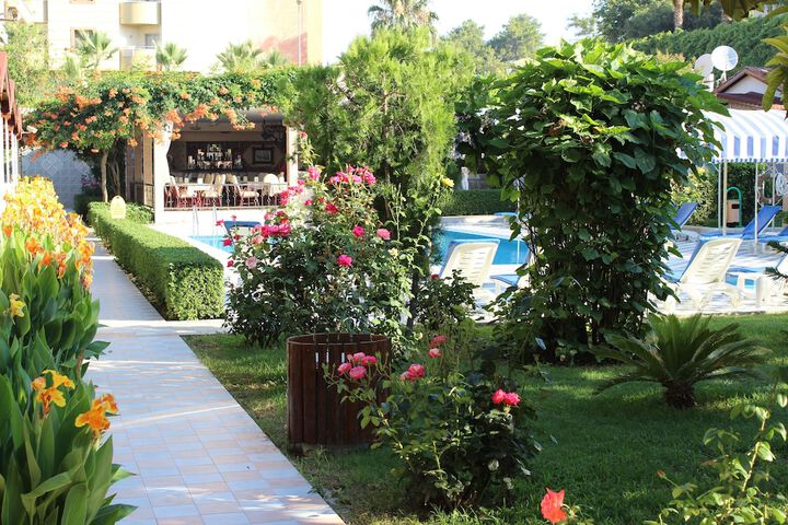 Hotel Exterior 42 of 66