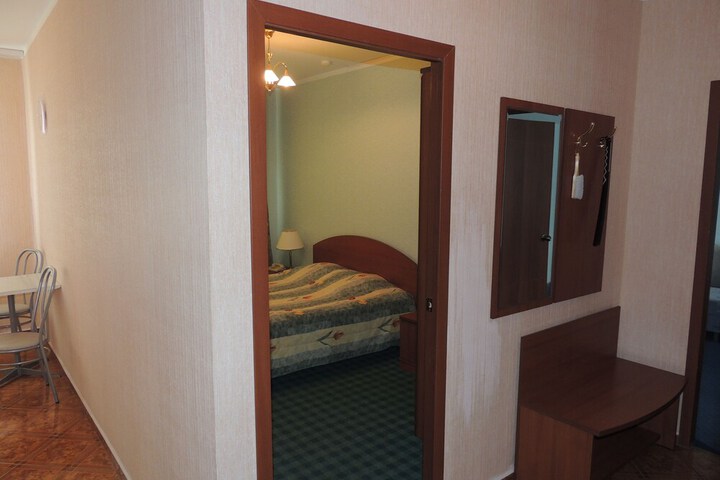 Room 34 of 101