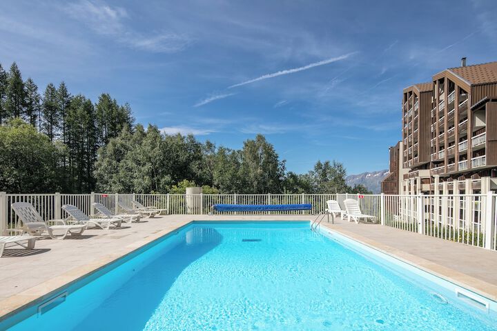 Pool 57 of 111