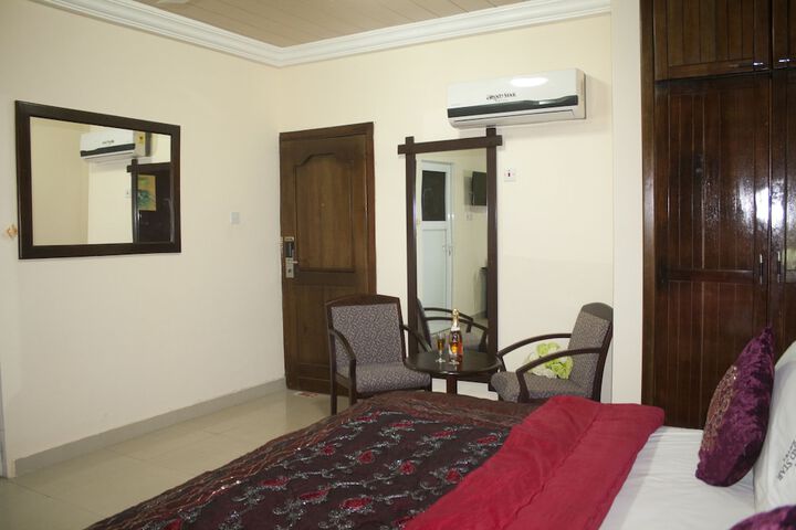 Room 9 of 44