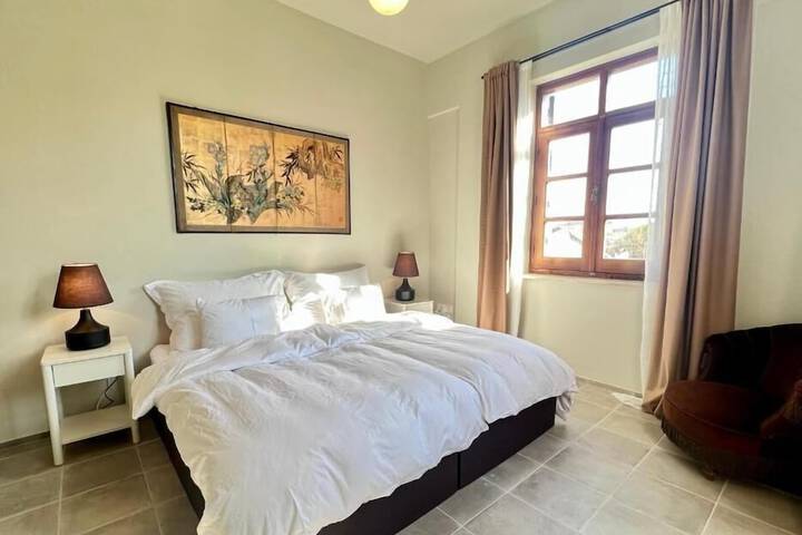 Room 2 of 17