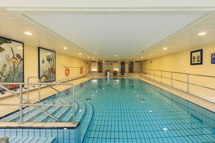 Hotel with Pool
