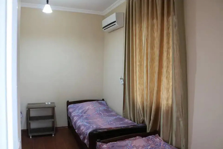 Room 3 of 8
