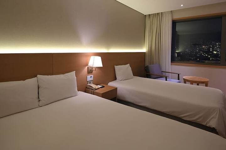 Room 26 of 69