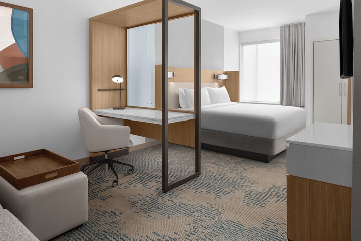 Room 9 of 28