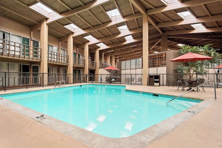 Pool Hotel
