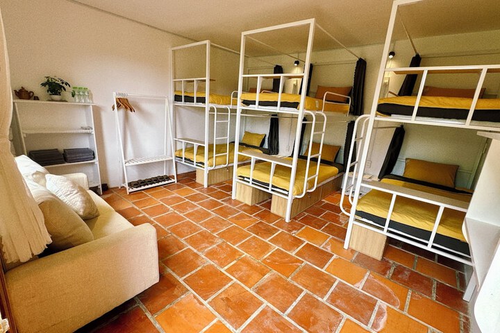 Room 13 of 31