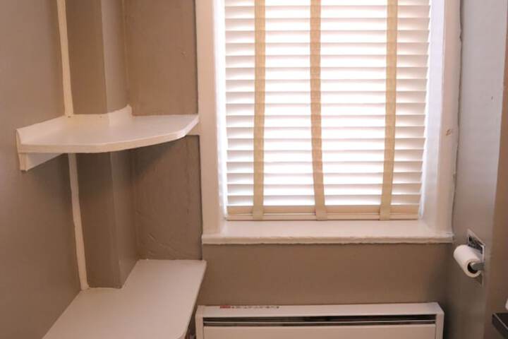 Room 44 of 57