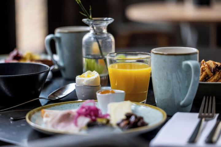 Breakfast/Coffee Service 35 of 49