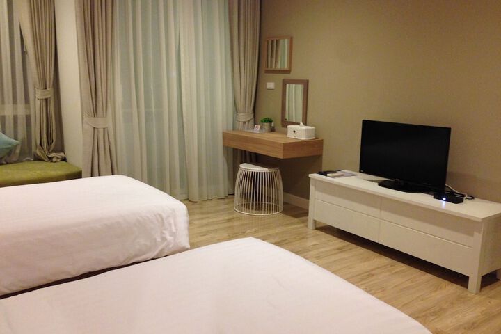 Room 18 of 48