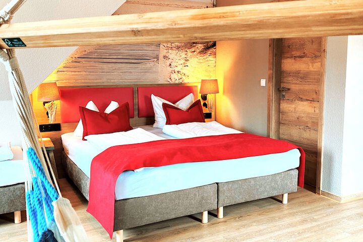Room 4 of 26