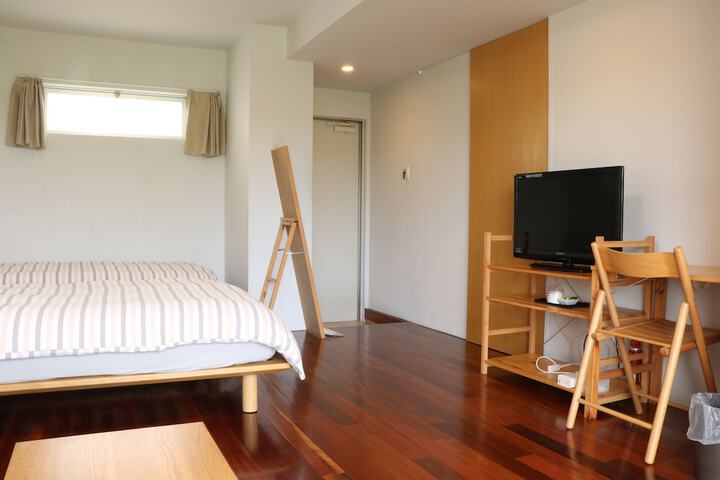 Room 7 of 27