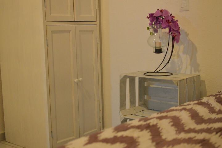 Room 6 of 17