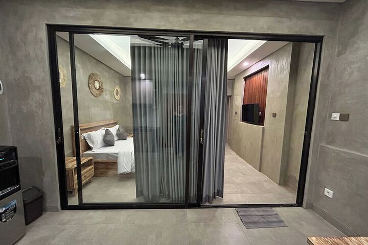 Room 2 of 86