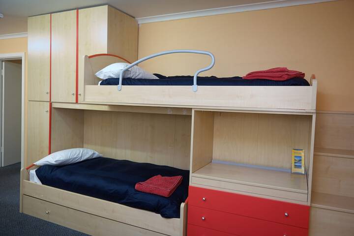 Room 8 of 36