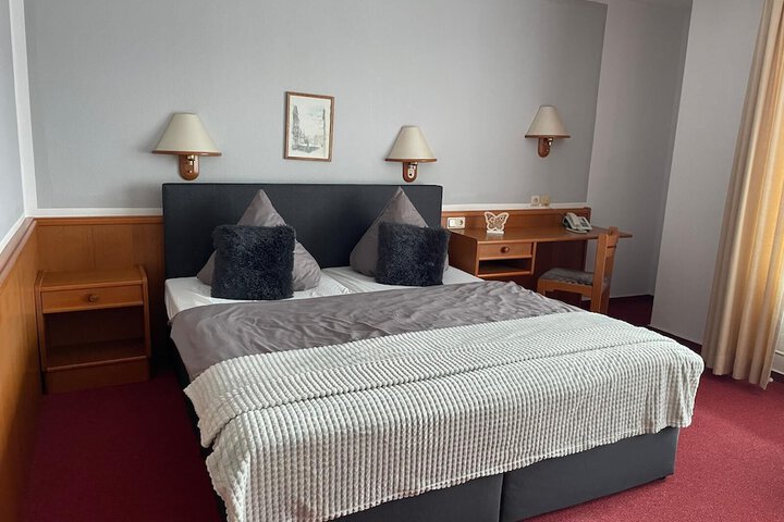 Room 5 of 17