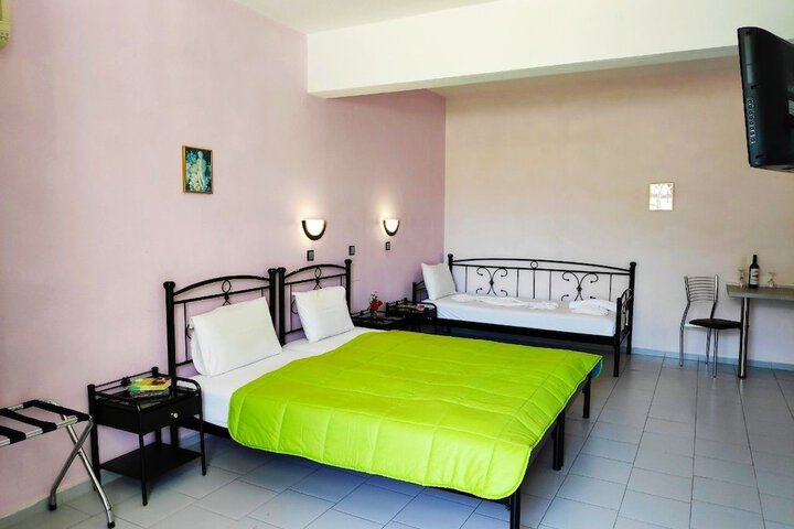 Room 3 of 52