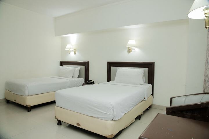 Room 5 of 34
