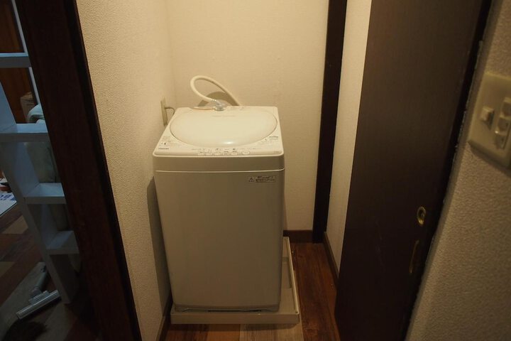 Laundry 17 of 34