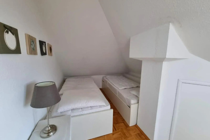 Room 2 of 11