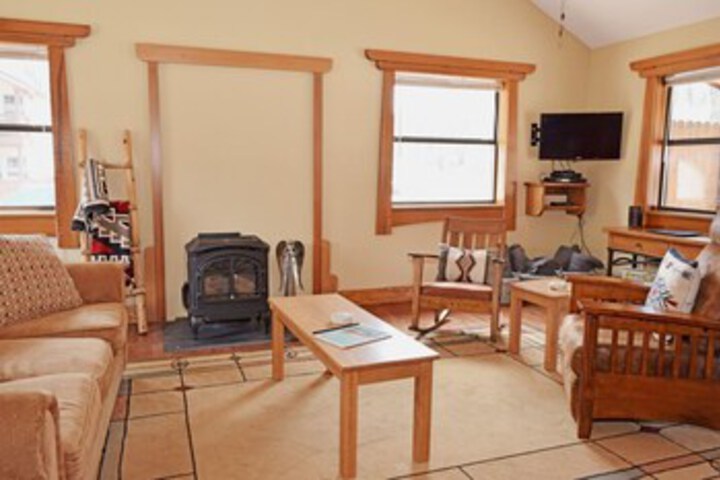 Room 8 of 28