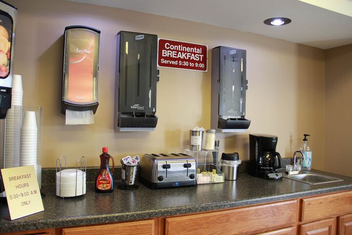 Breakfast/Coffee Service 71 of 79