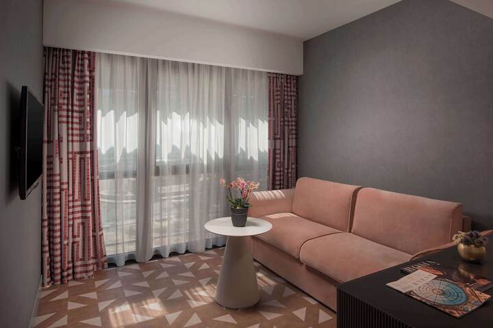 Room 34 of 79