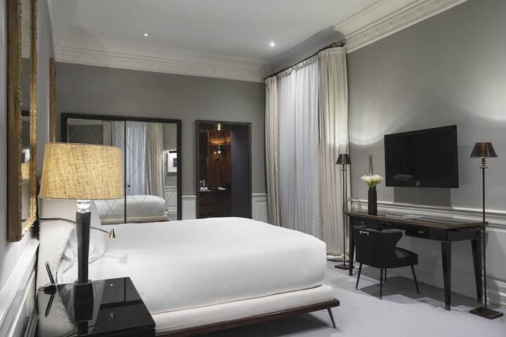 Room 57 of 221