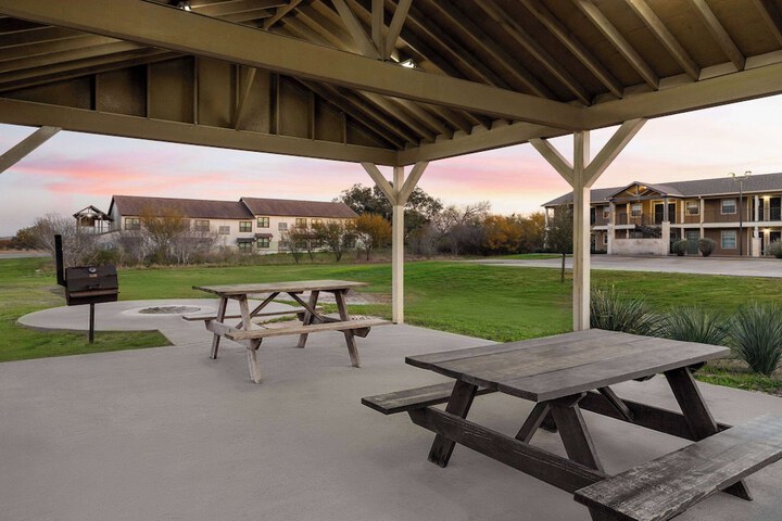 Property Grounds 25 of 26