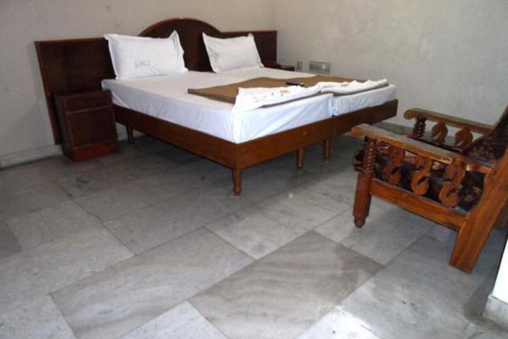 Room 15 of 21