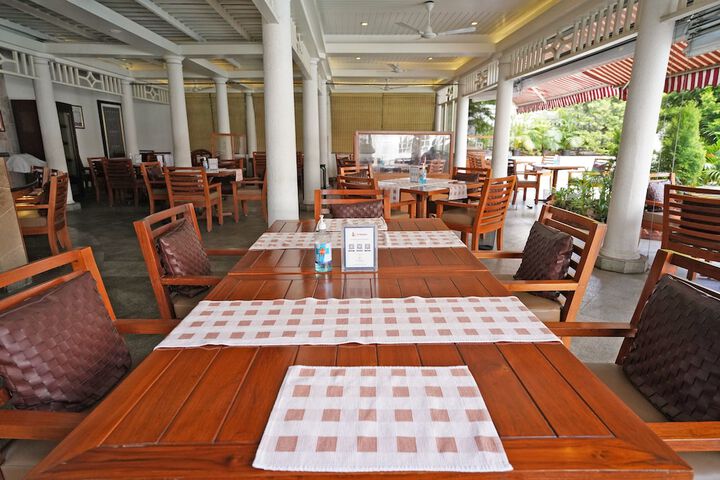 Dining 47 of 83