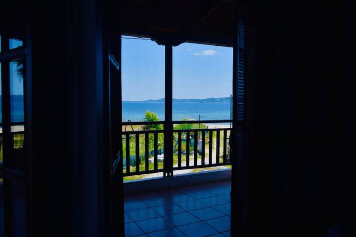 Room 15 of 28