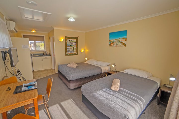 Room 5 of 95