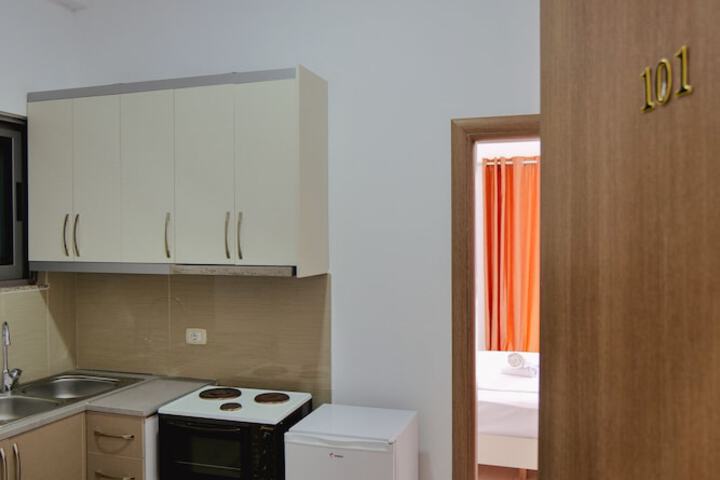 Room 2 of 111