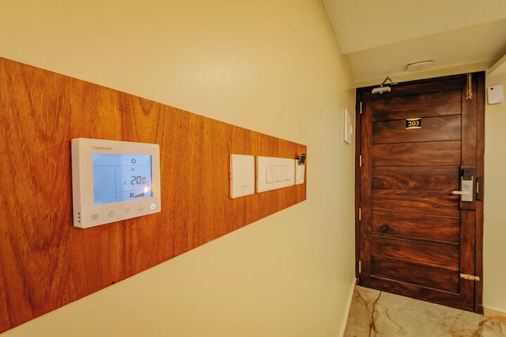 Room 30 of 107