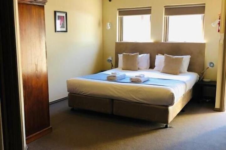 Room 10 of 41