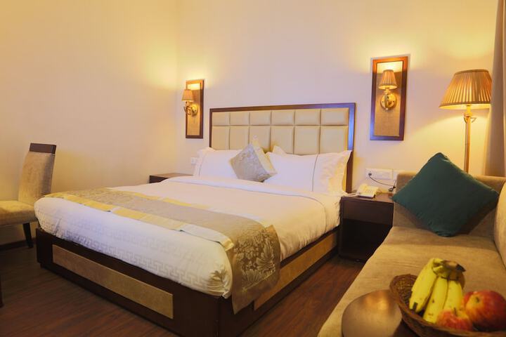 Room 18 of 53